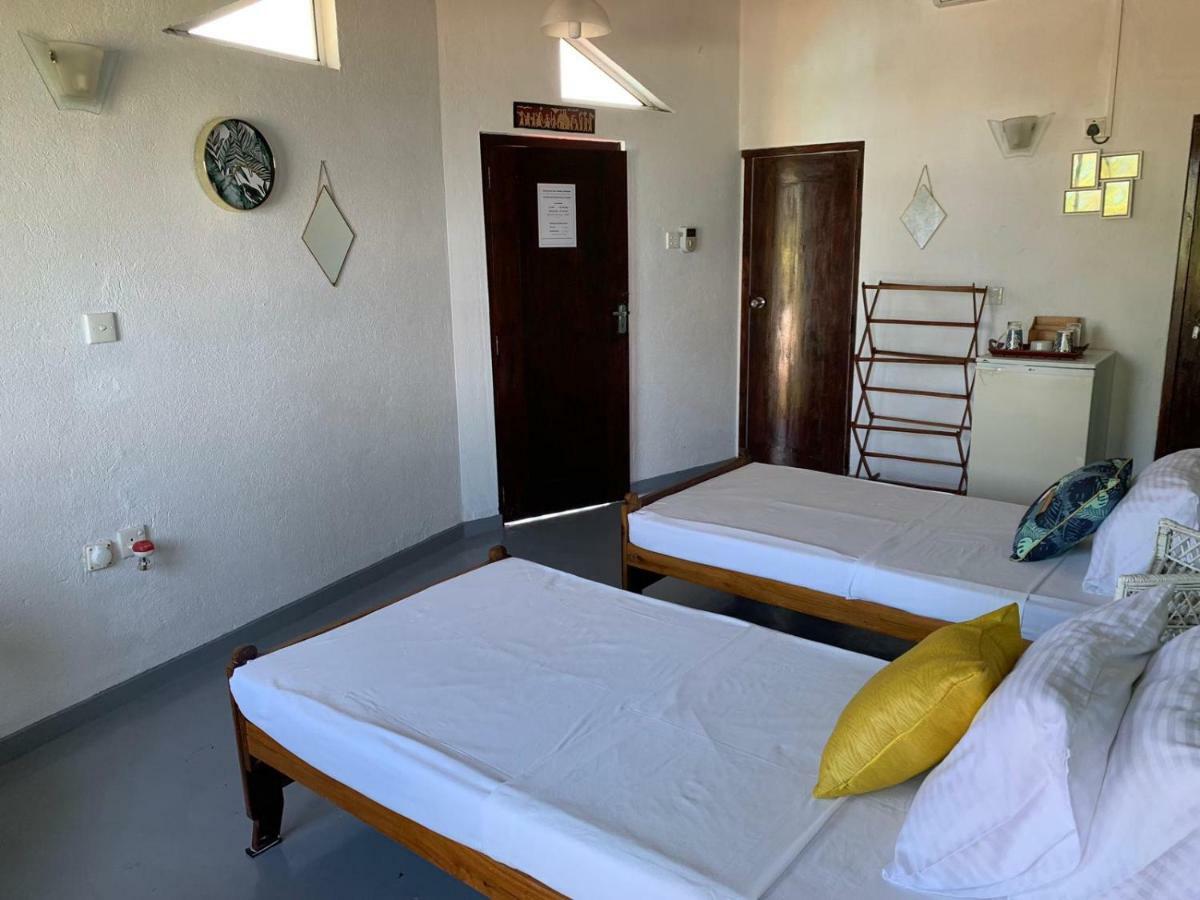 Airy Dale Villa And Guesthouse Ambalangoda  Exterior photo