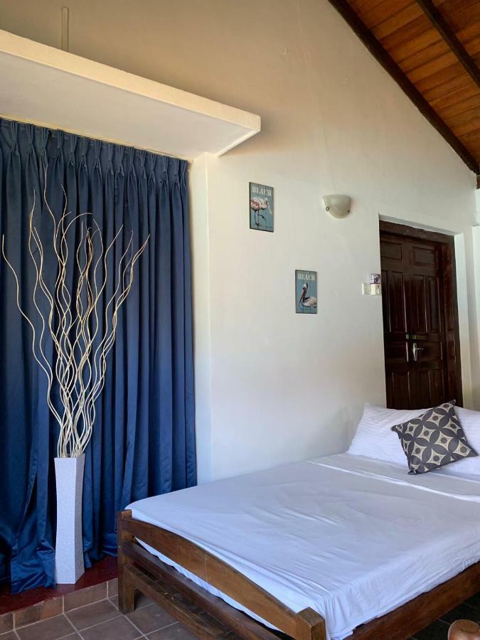 Airy Dale Villa And Guesthouse Ambalangoda  Exterior photo